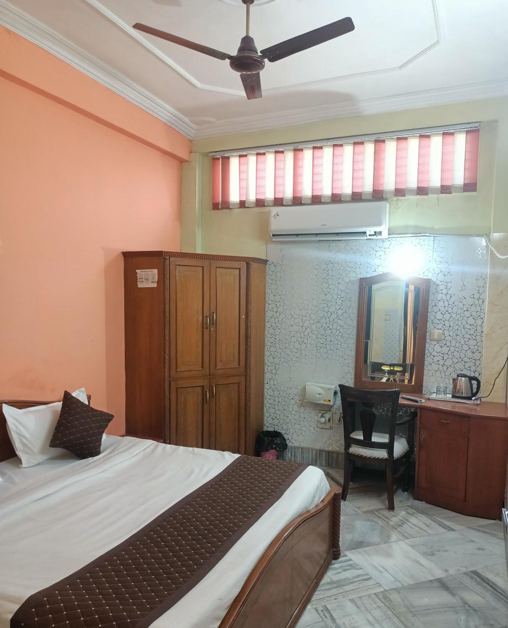 Hotel Riz Varanasi Exterior foto