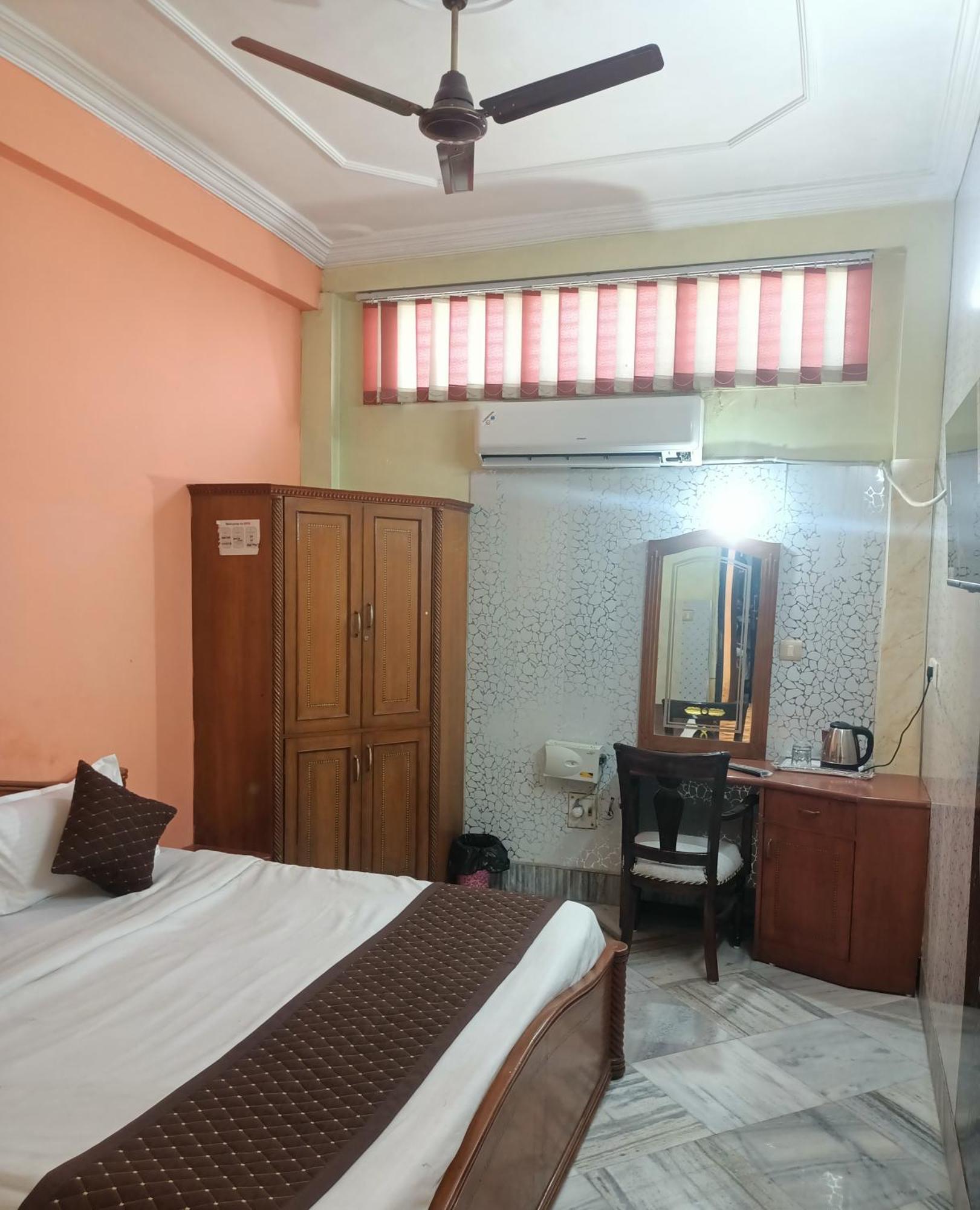 Hotel Riz Varanasi Exterior foto